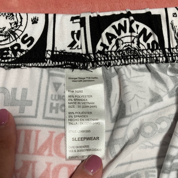 Netflix Stranger Things  2 piece pajama set. - Picture 8 of 10